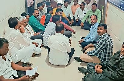 पुणे : प्राध्यापकांचे ठिय्या आंदोलन; विविध मागण्यांसाठी आक्रमक