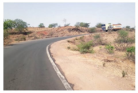 पुणे : मोरगाव-निरा रस्त्यावरील चौधरवाडी घाट धोकादायक