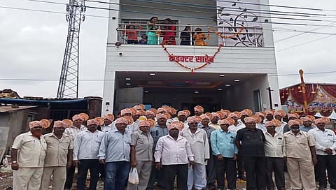 कंडक्टर वडिलांच्या स्मरणार्थ घराला नाव दिलं चक्क ‘कंडक्टर साहेब…’