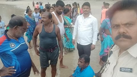 रत्नागिरी : पोलीसांच्या प्रसंगावधानाने मच्छीमार वाचले