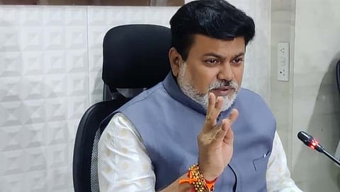 फॉक्सकॉनपेक्षा मोठा प्रकल्प महाराष्ट्राला मिळणार, राजकारण करू नका : उदय सामंत