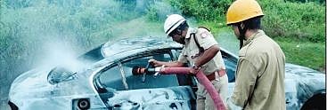 मडगाव : सां जुझे दी आरियल येथे आगीत कार खाक