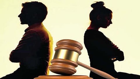 पतीला दीर्घकाळ शरीरसुख नाकारणे म्हणजे कौर्यच – उच्च न्यायालय