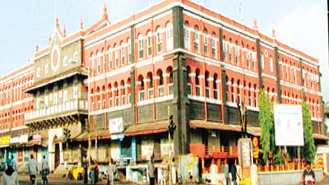 कोल्हापूर : 1500 कर्मचारी 32 तास रस्त्यावर