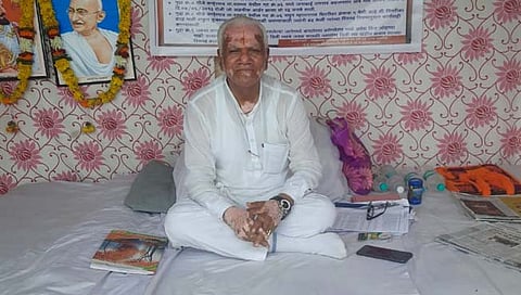 हिंगोली : प्लॉटच्या परस्पर विक्रीप्रकरणी ज्येष्ठ नागरिकाचे बेमुदत उपोषण
