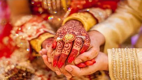 चंद्रपूर : गणपतीच्या आरतीला ‘ते’ आले आणि लग्नगाठ बांधून गेले