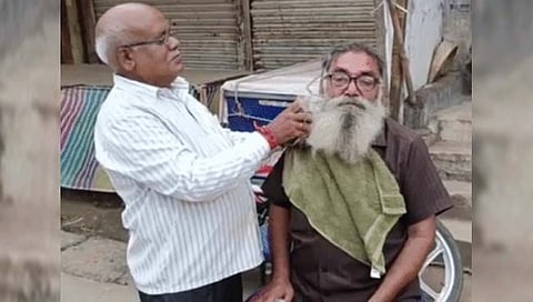 रमाशंकर गुप्ता यांनी नव्या जिल्हयाचे स्वप्न पूर्ण झाल्यानंतरच दाढी केली.