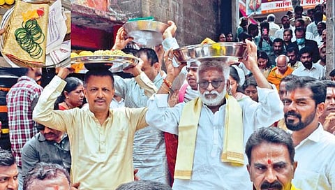 कोल्हापूर : तिरुपती देवस्थानकडून अंबाबाईला शालू अर्पण