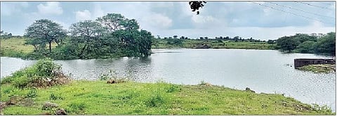 शिरदाळे (ता. आंबेगाव)
येथील भरलेला लौकी तलाव.