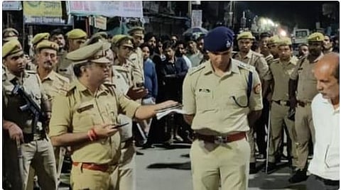 लाखीमपूर खेरी येथील गुन्हा घडलेल्या ठिकाणी वरिष्ठ पोलिस अधिकाऱ्यांनी भेट दिली.