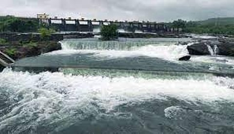 खडकवासला : कष्टकरी महिलेमुळे वाचले आत्महत्या करणार्या तिघांचे जीव