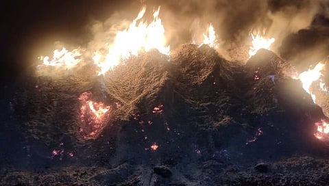परभणी: टाकळखोपा शिवारात सोयाबीनच्या गंजीला लावली आग; तीन संशयित आरोपींवर गुन्हा दाखल