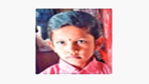 बीड : साहेब,आम्हीही ऊसच तोडावा का? … चिमुकल्याचे मुख्यमंत्र्यांना भावनिक पत्र