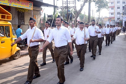 सातपूर : राष्ट्रीय स्वयंसेवक संघाच्या वतीने सातपूर मधून सेवकांच्या वतीने करण्यात आलेल्या संचलनात सहभागी सेवक(छाया : सागर आनप)
