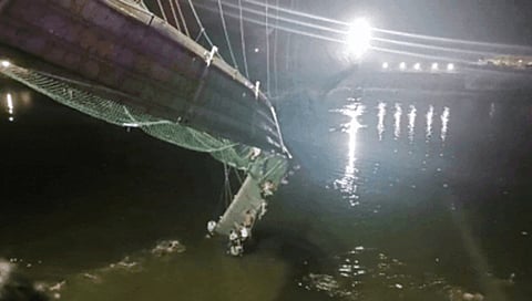 Morbi Bridge Accident : गुजरात ‘केबल ब्रिज’ दुर्घटनेत १३२ जणांचा मृत्यू- गृहमंत्री हर्ष संघवी