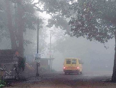 धुक्यात गारठले मावळ; कार्ल्यात बोचर्या थंडीची सुरुवात