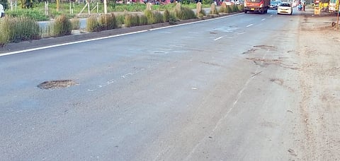 नगर-औरंगाबाद महामार्गावर खड्ड्यांमुळे अपघात वाढले!