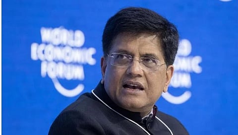 Piyush Goyal : मच्छीमारांच्या वस्तीत नाकाला रुमाल लावल्यामुळे गोयलांवर काँग्रेसची टीका