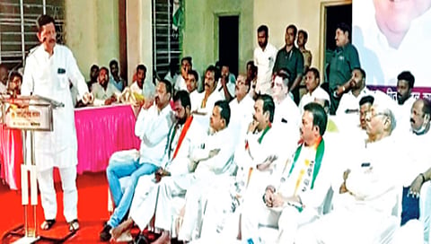 सातारा : दोघेजण भाजप पुजारी टोळीसारखी चालवत आहेत