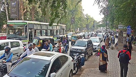 Nashik Traffic : शहरातील वाहतूक कोंडीवर शिंदे गट करणार ऑनलाइन सर्व्हे