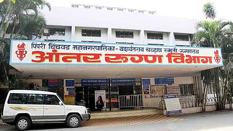 रुग्ण वार्यावर सोडून ‘ते’ करतात योगा; पिंपरीतील वायसीएम रुग्णालयातील प्रकार