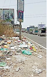 ताथवडेतील रस्त्यावर कचर्याचे ढीग
