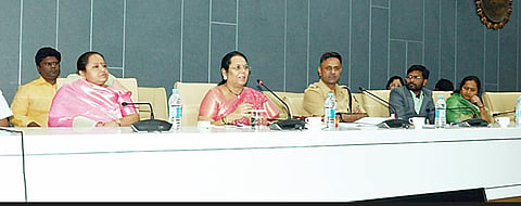 महिलांसाठी भरोसा सेल उभारा : गोर्हे