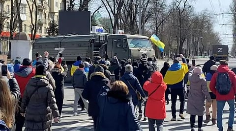 Russia abandons Kherson : रशियाने खेरसनमध्ये केली ‘तलवार म्यान’?; शहरातून लष्कराला माघारी बोलवले!