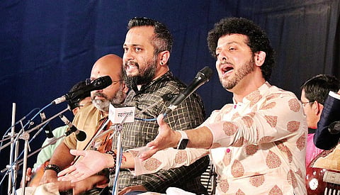 महेश काळे आणि संदीप नारायण यांची हिंदुस्थानी-कर्नाटकी गायनाची जुगलबंदी शेवटच्या दिवशीचे आकर्षण ठरले. (सर्व छायाचित्रे : अनंत टोले)