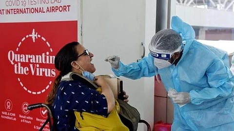 RT-PCR Test : सहा देशांतून येणाऱ्या नागरिकांसाठी ‘आरटी-पीसीआर’ सक्तीची : केंद्रीय आरोग्य मंत्री मांडवियांची माहिती