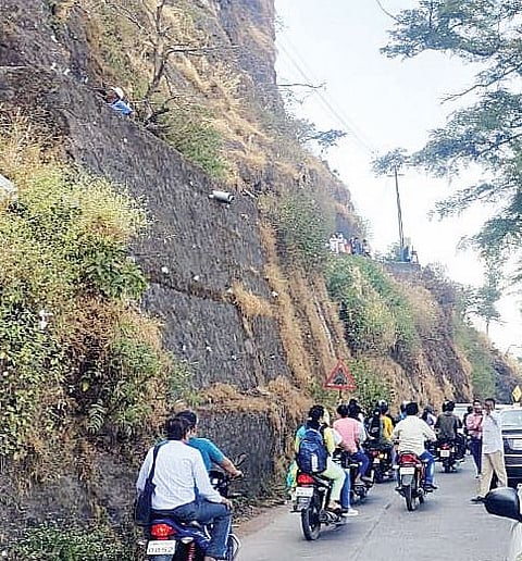 खडकवासला : नववर्षाच्या स्वागताला सिंहगडचा घाटरस्ता सज्ज