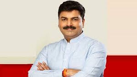 शिंदे गटाचे खासदार राहुल शेवाळे अडचणीत? बलात्काराच्या आरोपाप्रकरणी एसआयटी चौकशी करा; विधान परिषद सभापतींचे आदेश