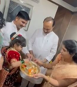 अजित पवारांना कुंकवाची अॅलर्जी, तरीही पुरवला चिमुकलीचा हट्ट; सोशल मिडियावर व्हिडिओ तुफान व्हायरल