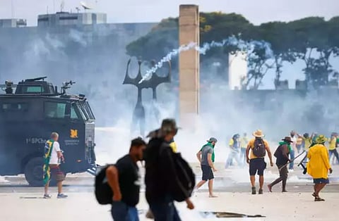 Brazil Political Crisis : ब्राझीलमध्ये राजकीय संघर्ष विकोपाला; माजी राष्ट्राध्यक्ष समर्थकांचा राष्ट्रपती भवनासह संसदेवर हल्लाबोल