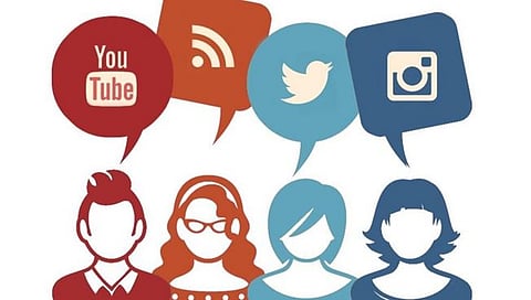Social Media Influencer : सोशल मीडिया इनफ्लुएंसर नियमांच्या चौकटीत : नियम न पाळल्यास होऊ शकतो ५० लाखांचा दंड