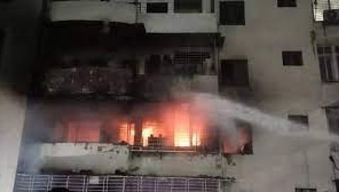 Dhanbad Fire Accident : झारखंडमधील धनबादमध्ये भीषण आग; १२ जणांचा होरपळून मृत्यू