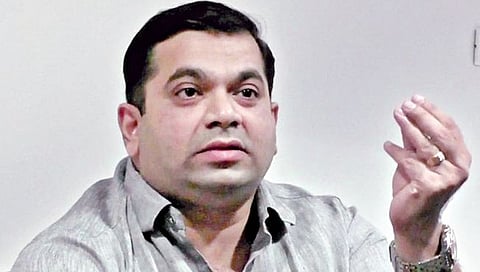 गोव्याकडे येणार्या पर्यटकांना रोखण्याचा प्रयत्न : रोहन खंवटे