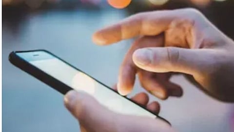 Mobile Addiction | धक्कादायक! मोबाईल हिसकावून घेतल्याने मुलीने रचला आईच्या हत्येचा कट