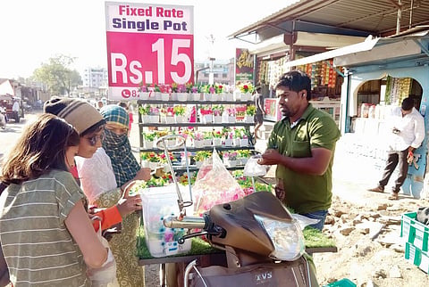 बेल्हे : अपंगत्वावर मात करीत तरुण बनला कुटुंबाचा आधार !