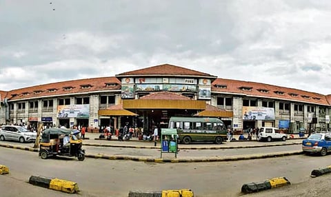 पुणे रेल्वे स्थानक डायरेक्टरच्या दालनाबाहेर हाणामारी