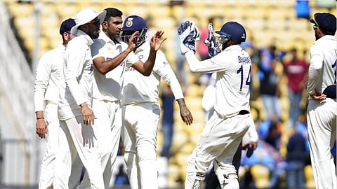 IND vs AUS 1st Test Day 3 : दुसर्या डावात ५२ धावांवर ऑस्ट्रेलियाचा निम्मा संघ तंबूत