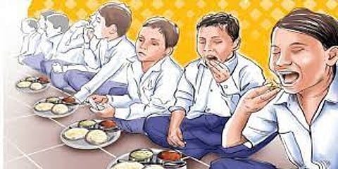 धक्कादायक! राजगुरुनगरमध्ये शालेय पोषण आहारातून ६१ विद्यार्थ्यांना विषबाधा, मळमळ पोटदुखीने अस्वस्थ विद्यार्थी