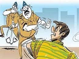 धुळे : जुगाऱ्यांचाच पोलीस पथकावर हल्ला; पाच कर्मचारी जखमी