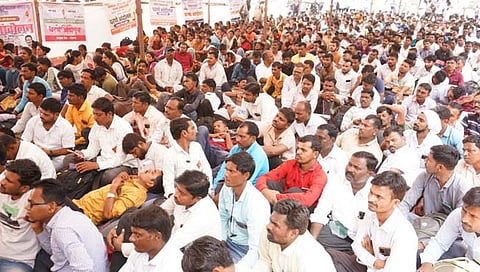 किमान वेतनासाठी संगणक परिचालकांचे आझाद मैदानात आंदोलन