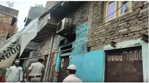 Delhi : धक्कादायक! दिल्लीत एकाच कुटुंबातील ६ जण मृतावस्थेत आढळले; दोघे गंभीर