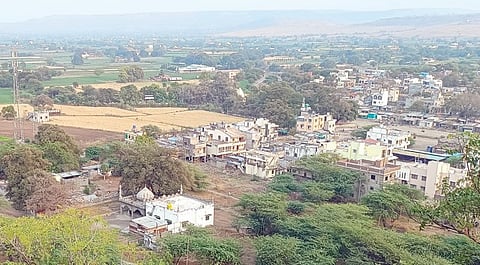 नगर तालुका : बायजामाता टेकडी अतिक्रमण चिघळणार? ग्रामस्थांचे जिल्हाधिकार्यांना निवेदन