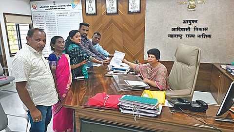 नाशिक : आदिवासीचा ‘तो’ शासन आदेश रद्द करावा, अनुसूचित जाती-जमाती ठेकेदार संघटनेची आयुक्तांकडे मागणी