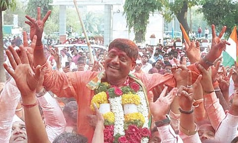 पुणे : फक्त घाम नाही, बालेकिल्ला फोडला…सोशल मीडियावर धंगेकरांचा ‘फुल्ल दंगा’