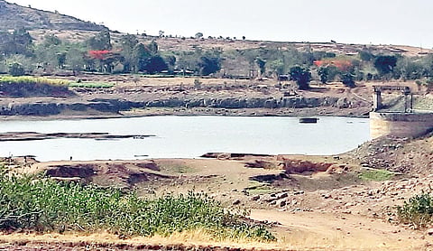 सागंली : शिवणीत २८, रेठरेधरण तलावात ७ टक्के पाणीसाठा