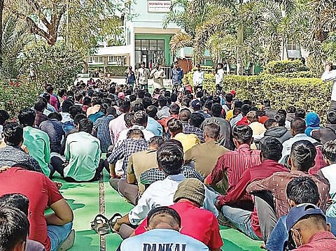नगर : कृषी विद्यापीठाचे कामकाज पुन्हा बंद पाडले